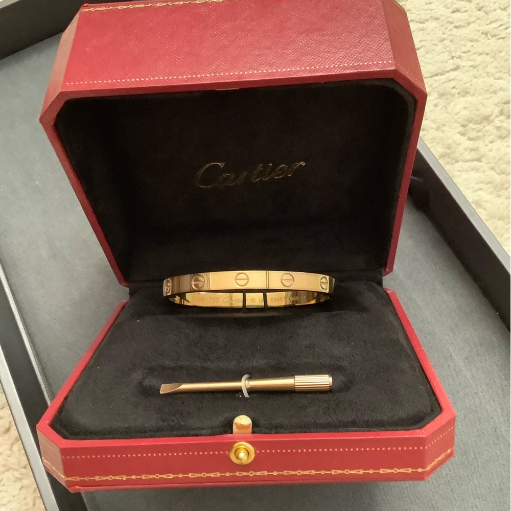 Rose gold color bracelet bangle